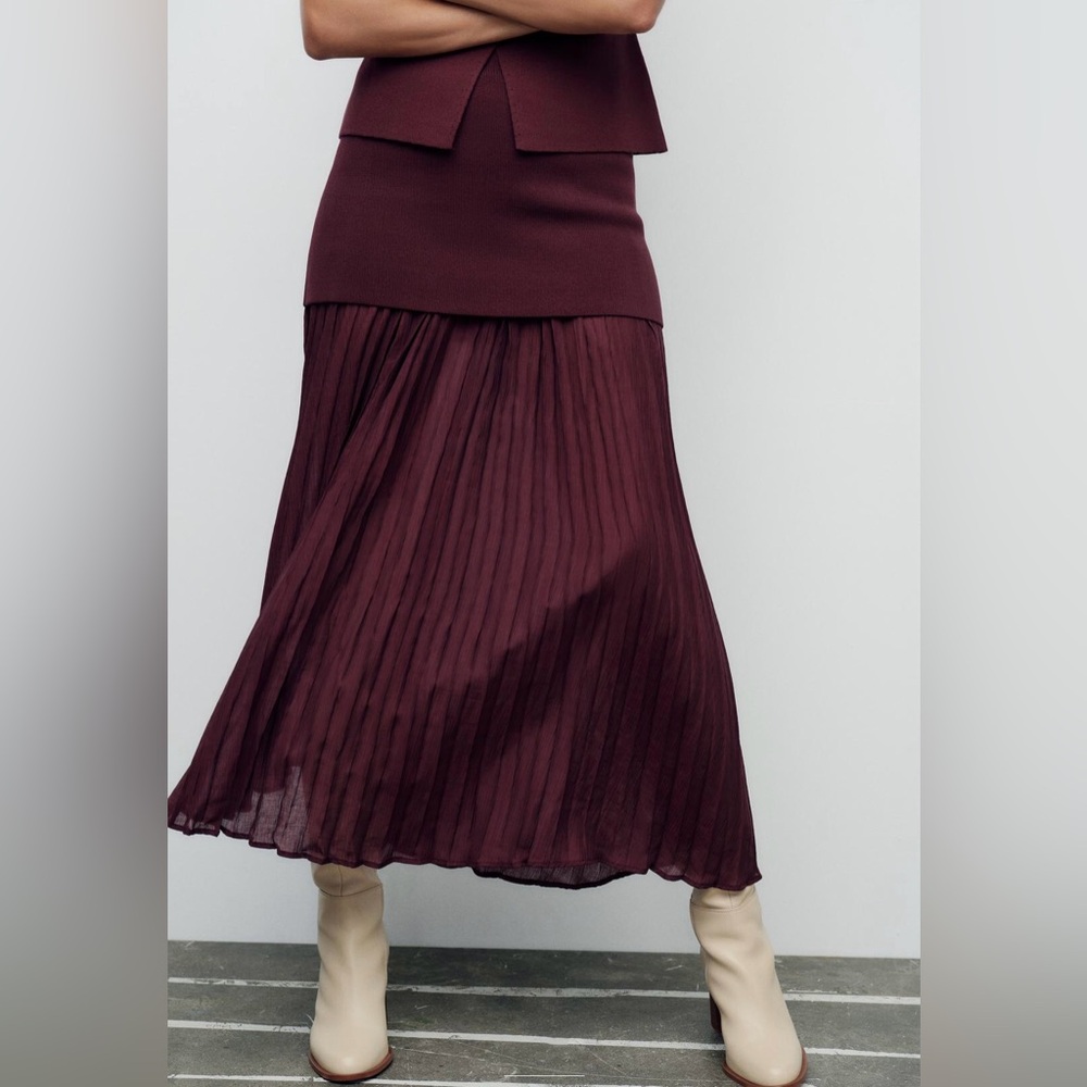 Elegant Burgundy Pleated Skirt zara - Picture 2 of 5